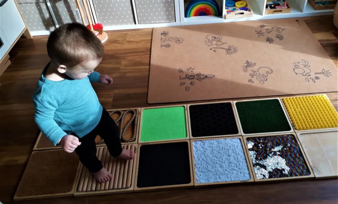 Ścieżka sensoryczna drewniana – jak wspiera rozwój dzieci i wybór modeli