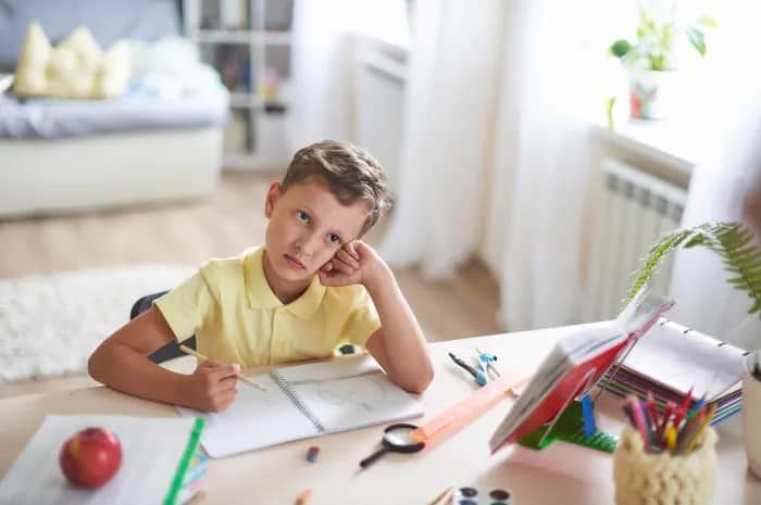 Zaburzenia integracji sensorycznej u dziecka – objawy, przyczyny i terapia