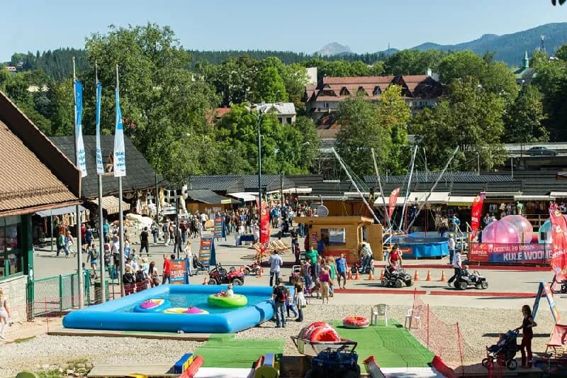 Gdzie z dzieckiem w Zakopanem? Odkryj atrakcje, które zachwycą maluchy